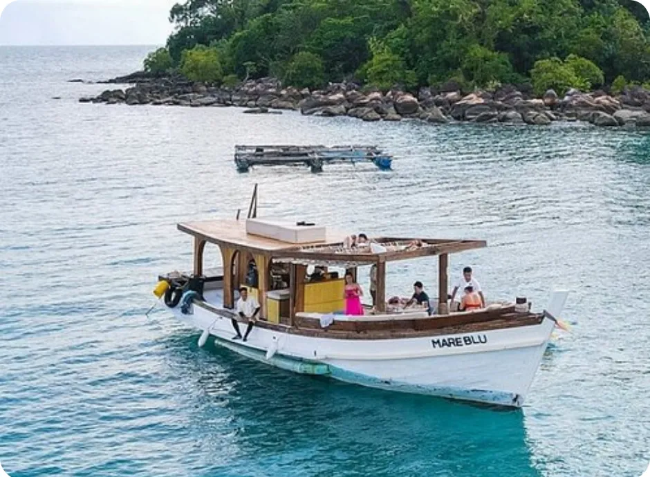 ล่องเรือ